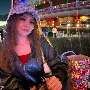 Meet your Posher, Stephany